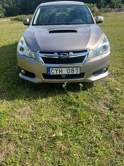 Subaru Legacy 3 of 13