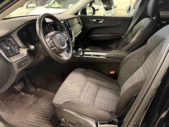 Volvo XC60 4 of 9