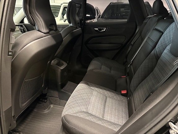 Volvo XC60 5 of 9