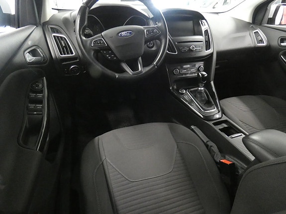Ford Focus 7 of 17