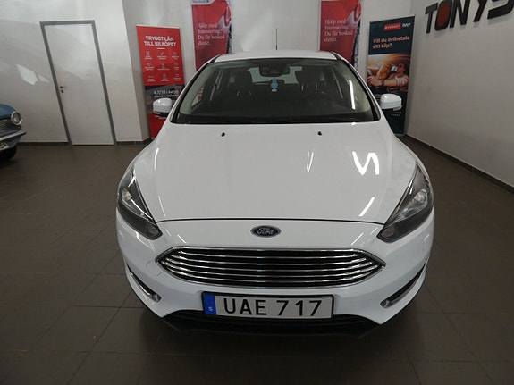 Ford Focus 2 of 17
