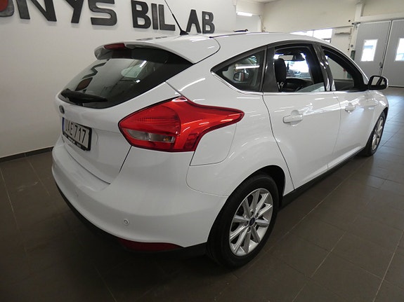 Ford Focus 5 of 17