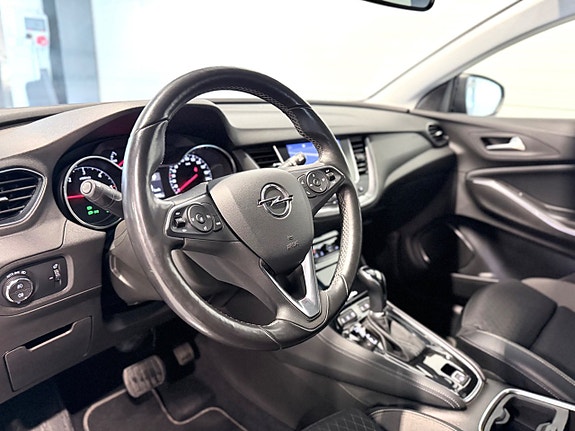 Opel Grandland X 8 of 15