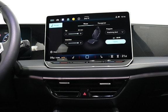 Volkswagen Passat 16 of 21