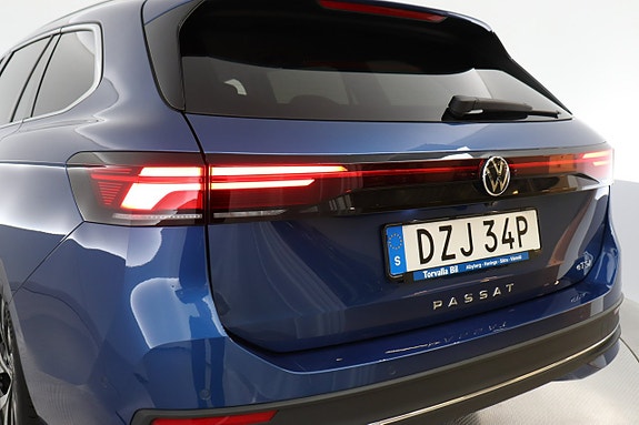 Volkswagen Passat 19 of 21