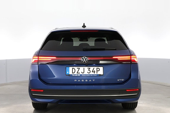 Volkswagen Passat 5 of 21