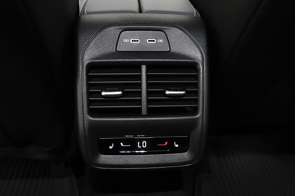 Volkswagen Passat 17 of 21