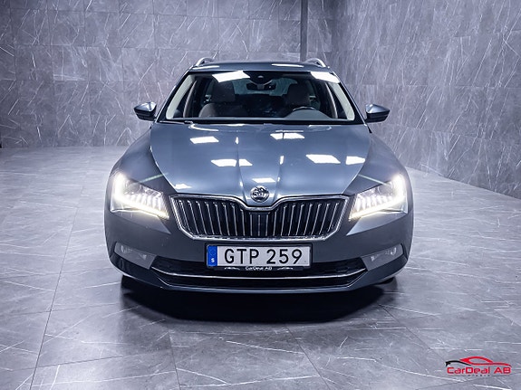 Skoda Superb 2 of 5