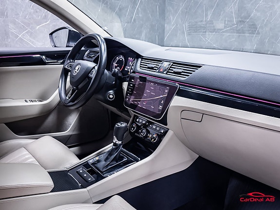 Skoda Superb 13 of 30