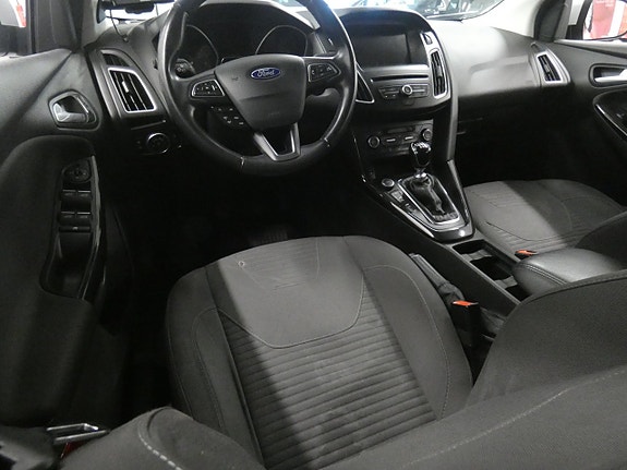 Ford Focus 7 of 16