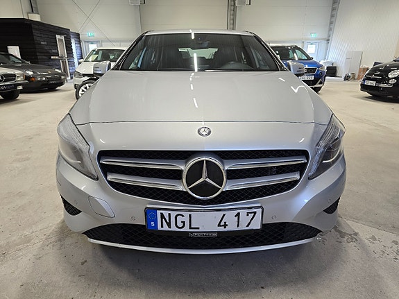Mercedes-Benz A180 3 of 21
