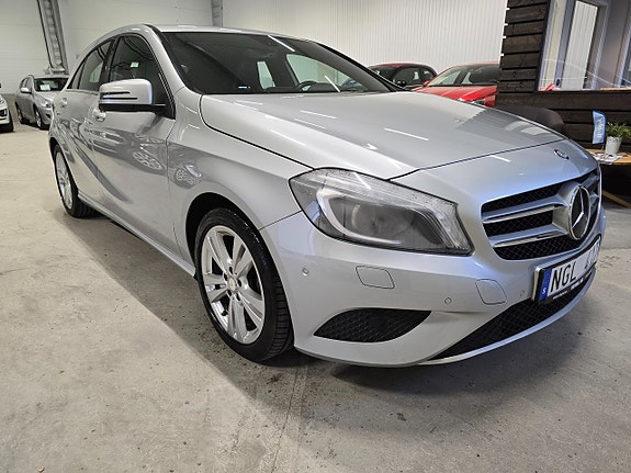Mercedes-Benz A180 2 of 21