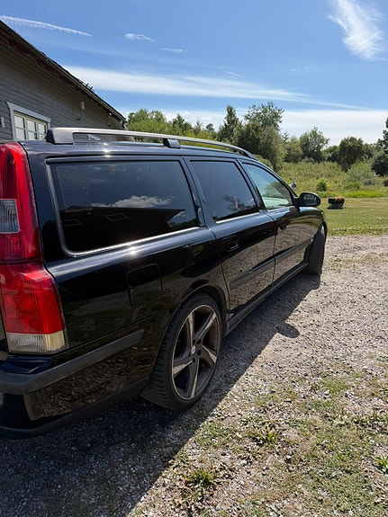 Volvo V70 3 of 8