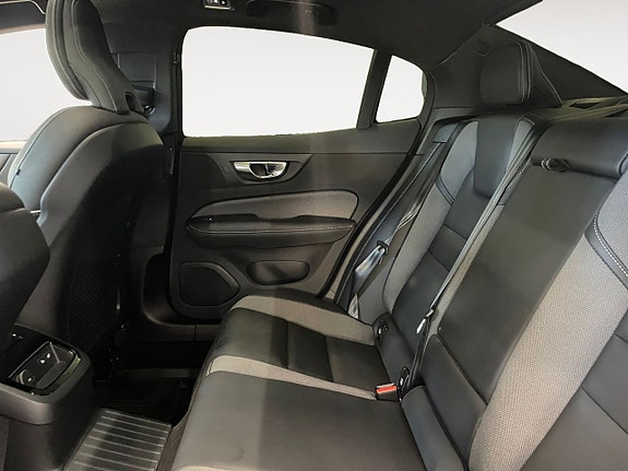 Volvo S60 13 of 24