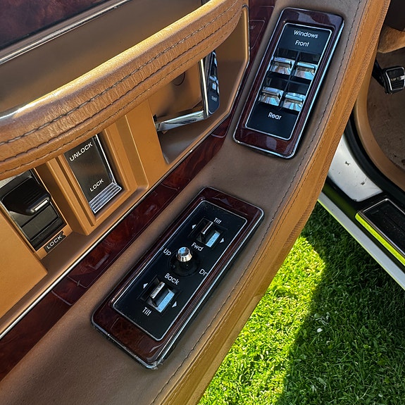 Cadillac Seville 9 of 14