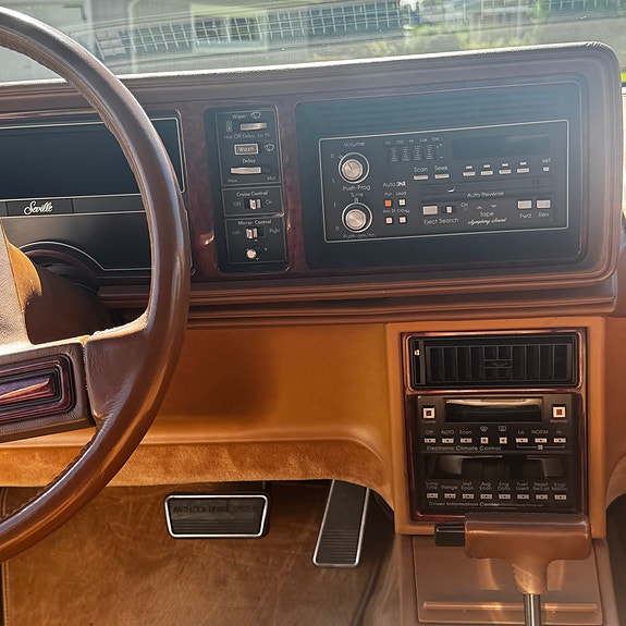 Cadillac Seville 8 of 14