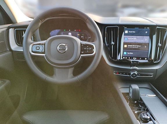 Volvo XC60 12 of 14