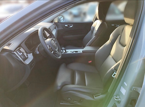 Volvo XC60 10 of 14