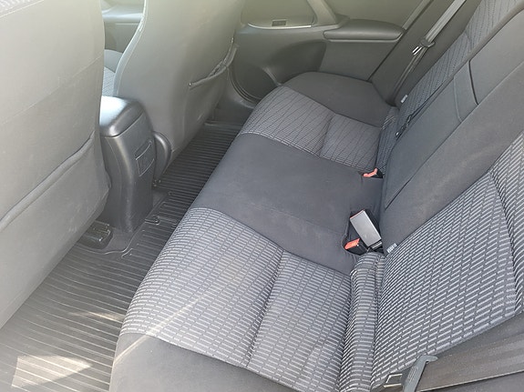 Toyota Avensis 6 of 8