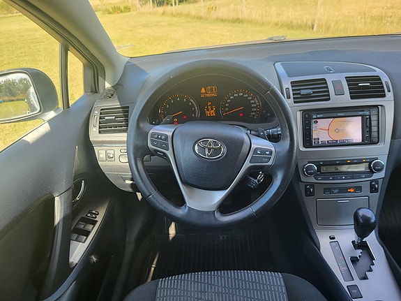 Toyota Avensis 8 of 8
