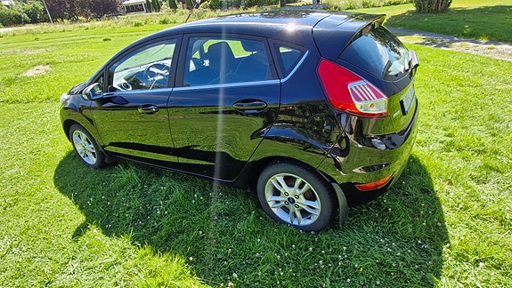 Ford Fiesta 2 of 17