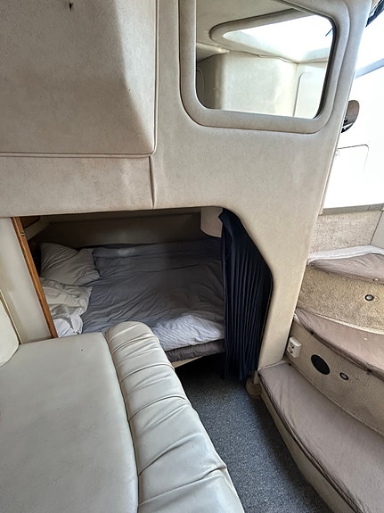 Sea Ray 290 - 97 KAD 42 Diesel 9 of 11