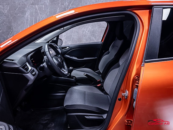 Renault Clio 10 of 29