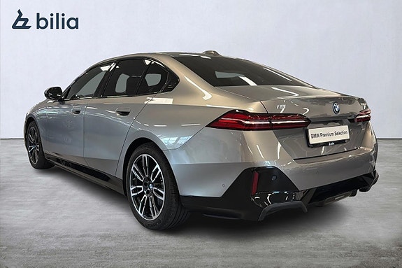 BMW i5 2 of 18