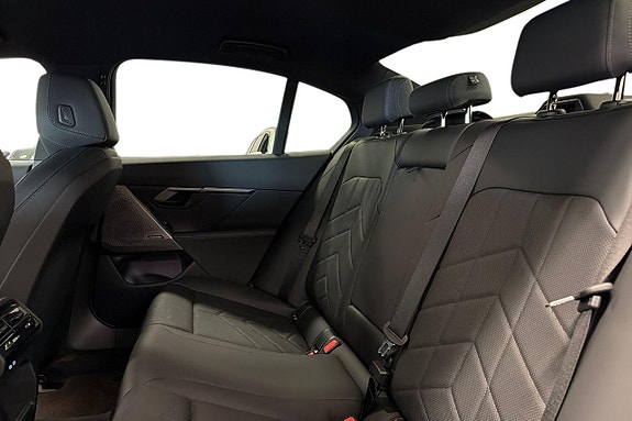 BMW i5 11 of 18