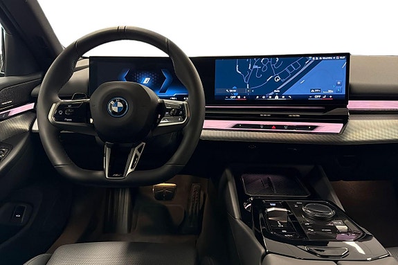 BMW i5 8 of 18
