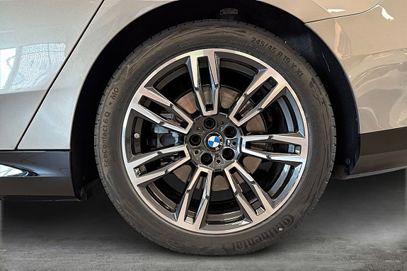 BMW i5 15 of 18