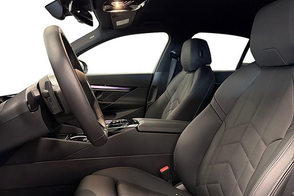 BMW i5 12 of 18