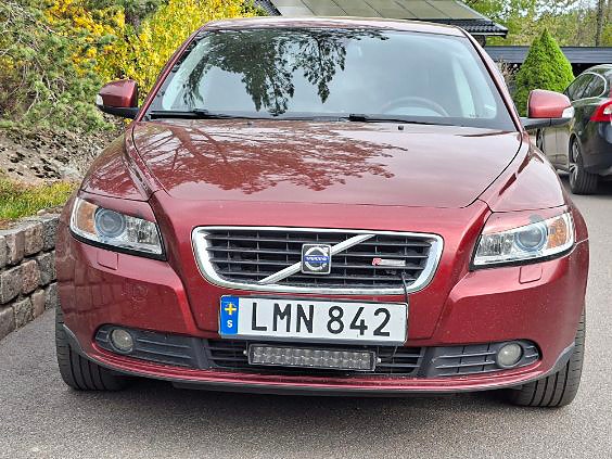 Volvo S40 2 of 5