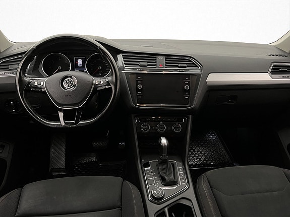 Volkswagen Tiguan 17 of 30