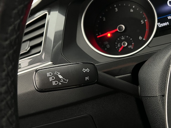 Volkswagen Tiguan 12 of 30