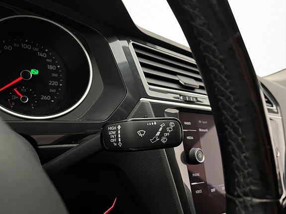 Volkswagen Tiguan 16 of 30