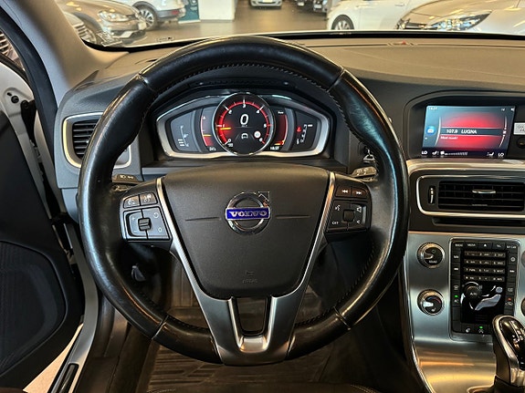 Volvo V60 Cross Country 17 of 28
