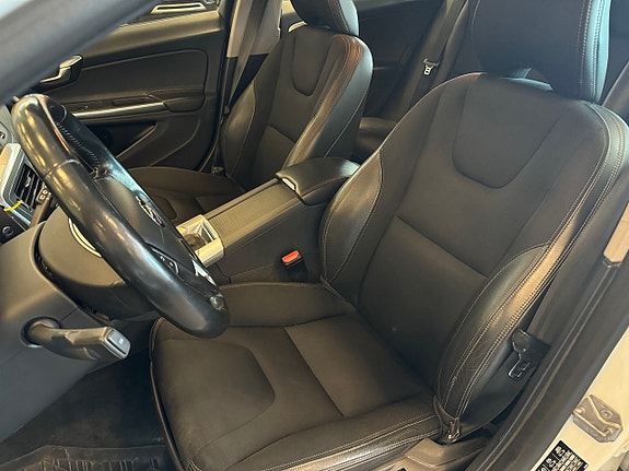 Volvo V60 Cross Country 14 of 28
