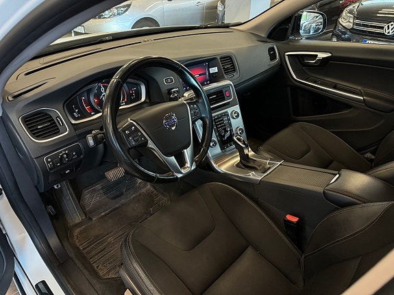 Volvo V60 Cross Country 13 of 28