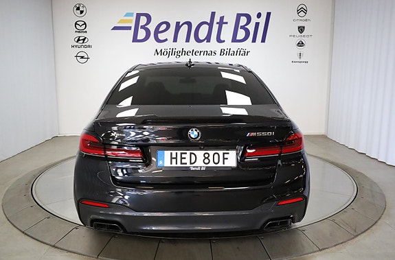 BMW M550i 11 of 26
