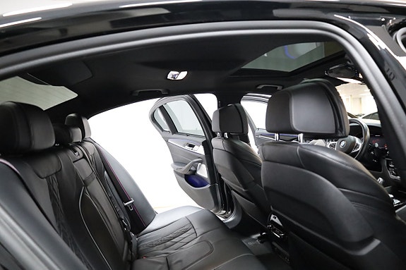BMW M550i 17 of 26