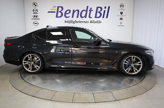 BMW M550i 13 of 26