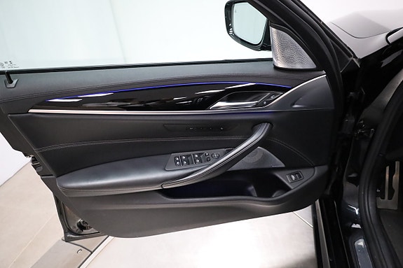 BMW M550i 15 of 26