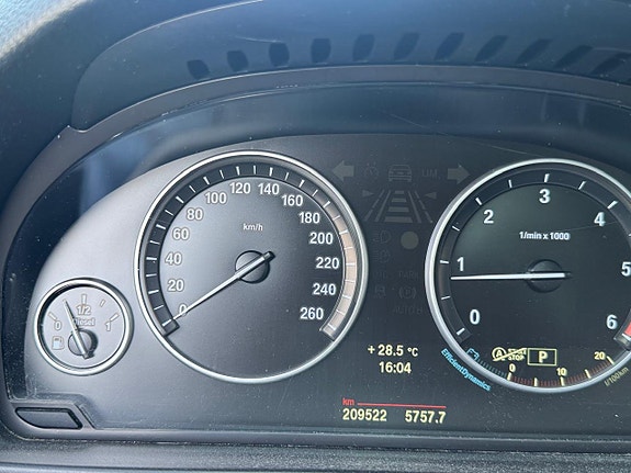 BMW 520d 4 of 11