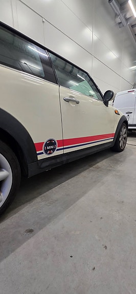 MINI Cooper 4 of 4