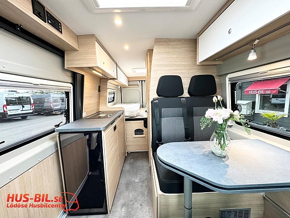 Road Car (Pössl) 640 / Solpanel / Välutrustad 3 of 22