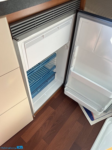 Malibu Carthago VAN 600 LE * kanonskick * inverter * dragkrok * solcell 13 of 17