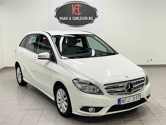 Mercedes-Benz B180 2 of 7
