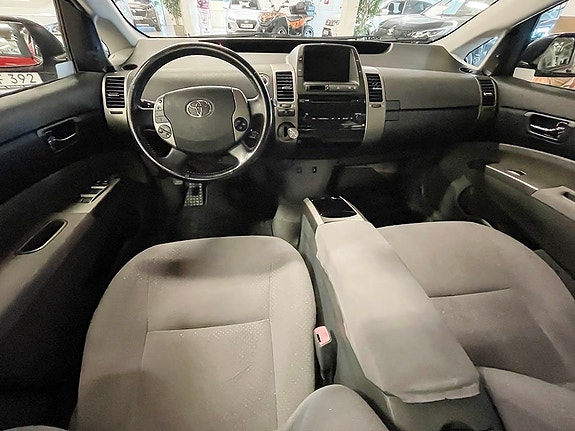 Toyota Prius 5 of 6