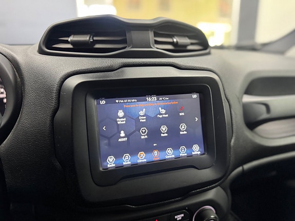 Jeep Renegade 13 of 16